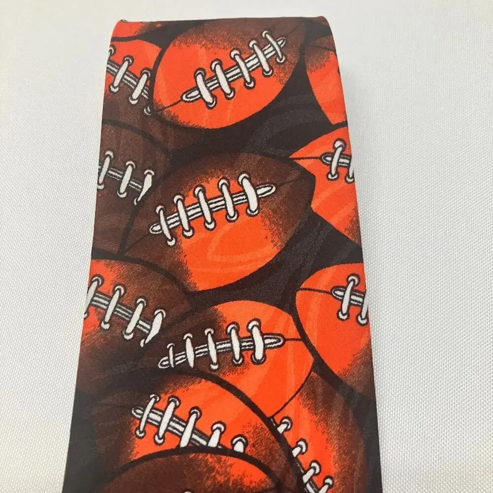 Vintage Looney Tunes NFL Football Neck Tie Yosemite Sam Bugs Taz Daffy 4” Tie